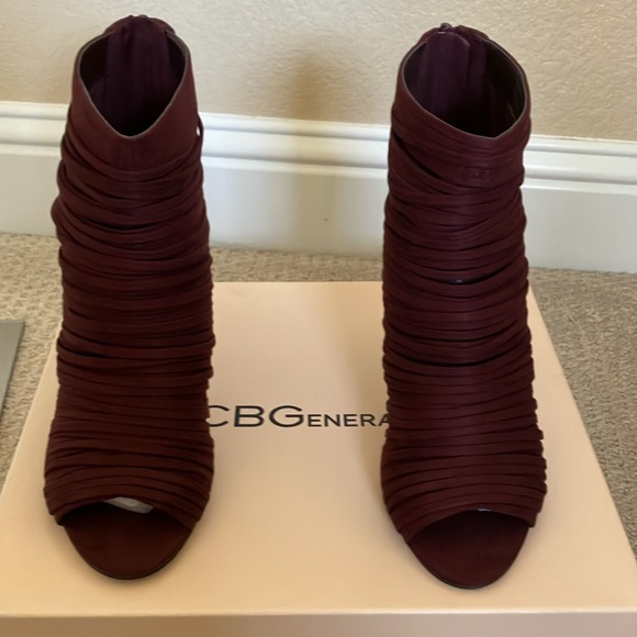 BCBGeneration EUC burgundy suede open toe booties. - Picture 2 of 6